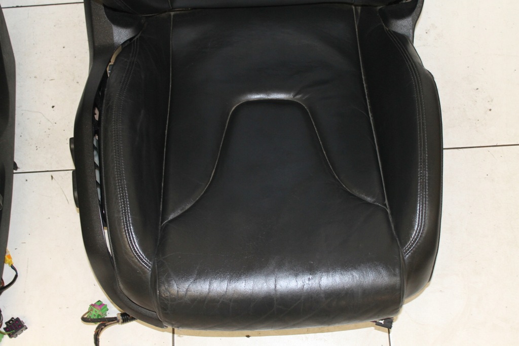 фото №4, Audi r8 420 06- сиденья audi r8 чёрные кожа eu