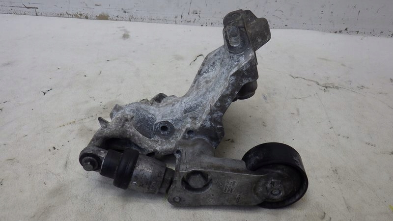 фото №3, Кронштейн основа генератора ролик trafic iii 2.0 dci