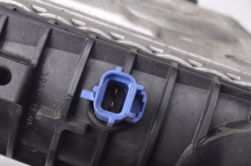 фото №10, Defender ii l663 3.0 радіатор інтеркулер 21r