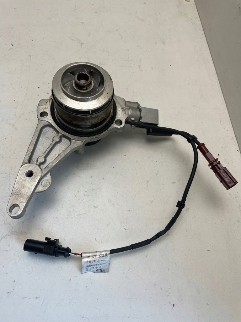 фото №1, Audi vw seat skoda насос wody 05l121011 оригинал