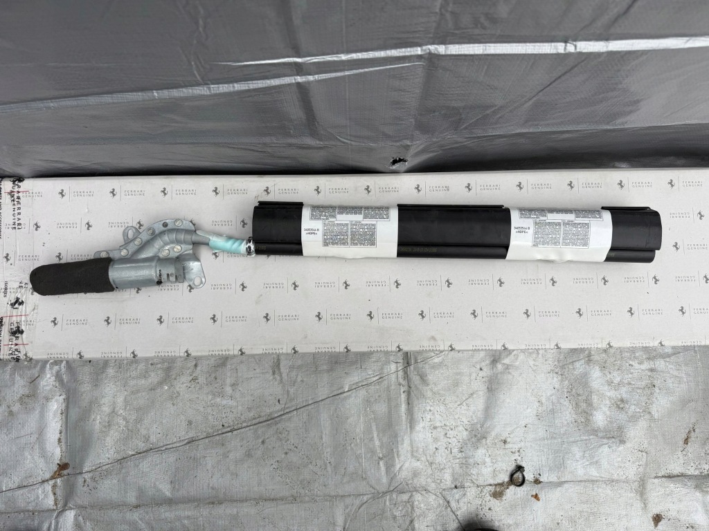 Подушка воздушная боковая w дверь правых ferrari 458 правая в Украине