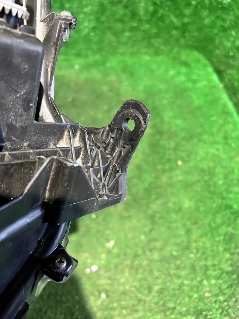 фото №3, Фара правый toyota yaris iv