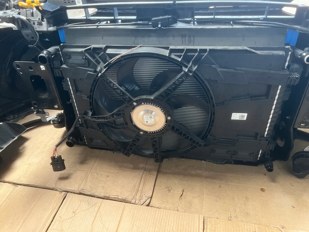 фото №8, Vw golf 8 viii r line kompletny перед бампер капот лампа крила pas lc9x