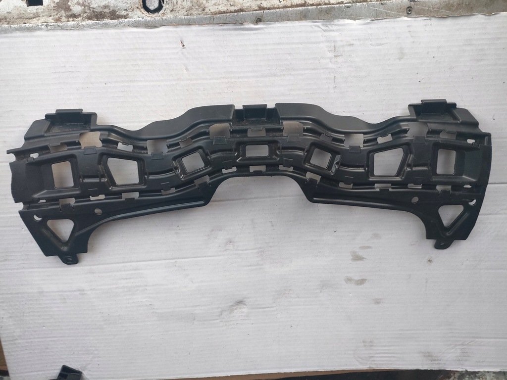 фото №1, Mercedes x156 gla напрямна кронштейн накладка поперечина задня a-nex