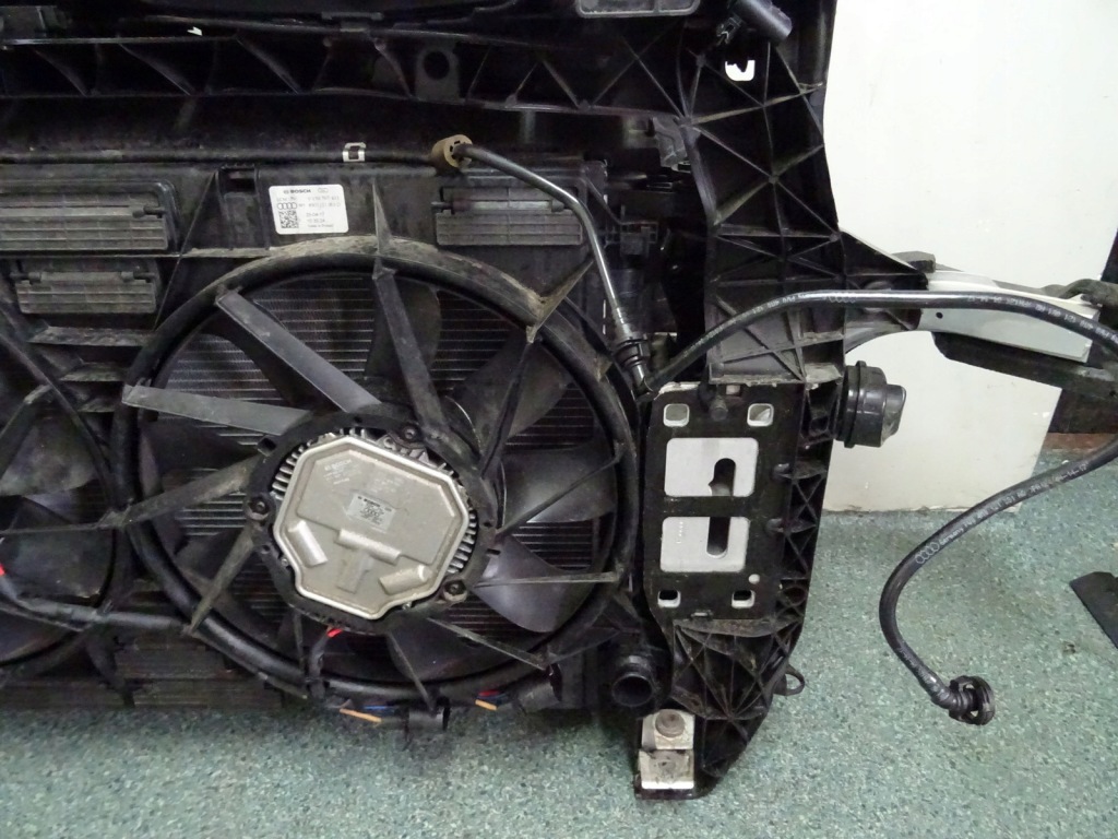 Audi q7 4m 4m0 ремінь передній радіатор повний комплект дизель Недорого