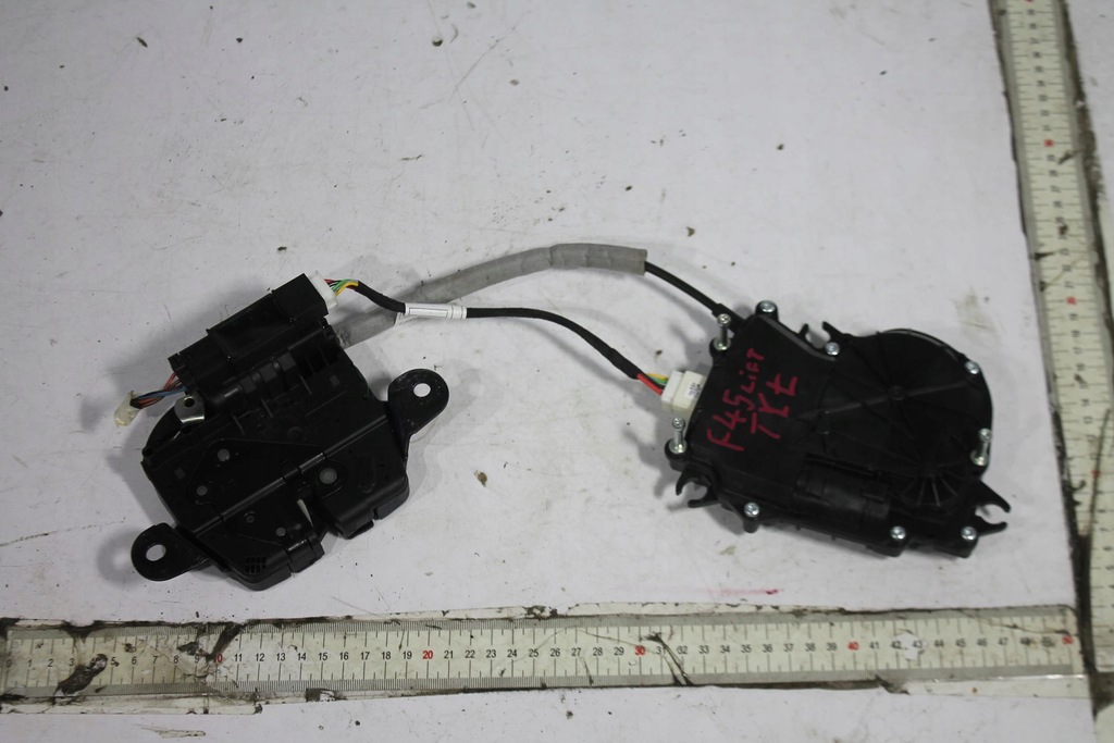 фото №1, Замок кришки доводчик 7348531 bmw 2 f45 f46 14-