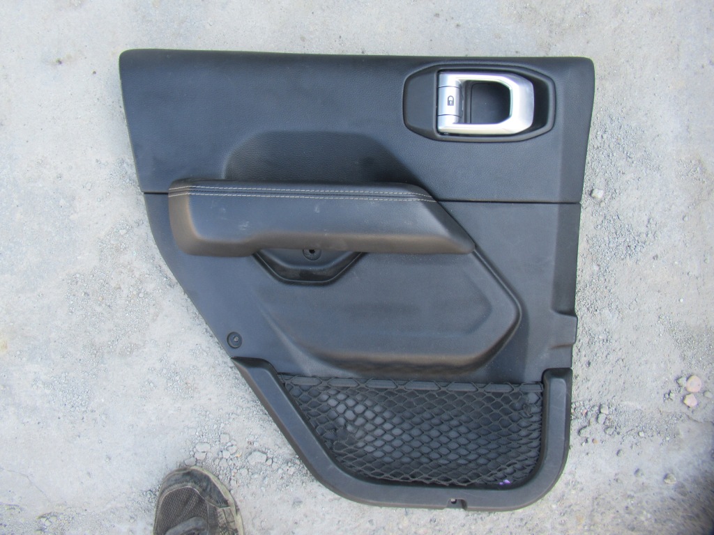 фото №1, Jeep wrangler jl sahara 4d 2018 r. обшивка оббивка двері лівий задня