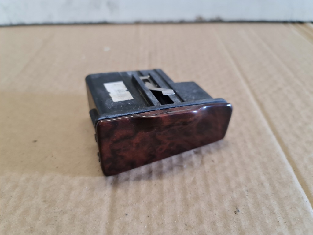 фото №1, Попільничка правий задня audi a8 d2 4d0857406b