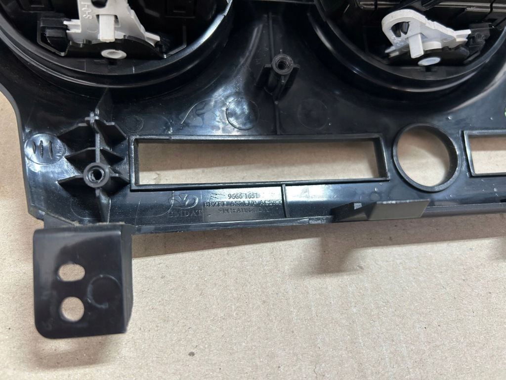 2013 opel antara решётка обдув панели приборной панели 96661651 Киев