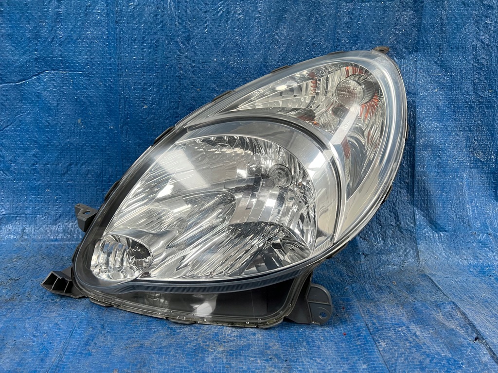 фото №1, Toyota yaris verso lift ліва лампа передня