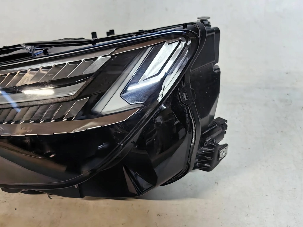 фото №4, Audi q4 89a matrix- full led левая cała