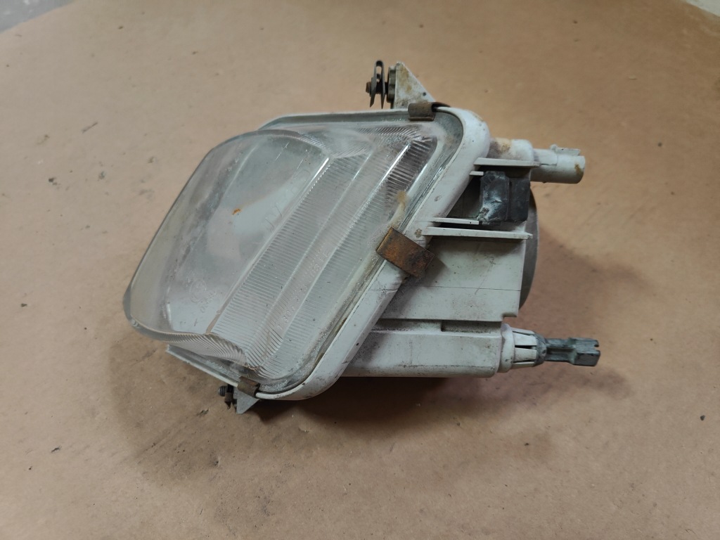 Iveco daily 3rd gen ліхтар протитуманні передні 1305623063 в Україні