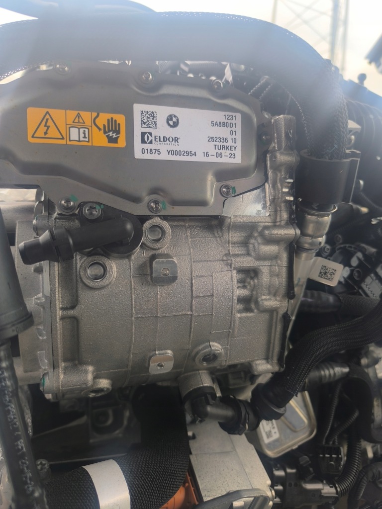 Bmw x1 25e u11 225 u06 двигатель комплектный  1.5 b38a15p гибрид phev plugin с Разборки