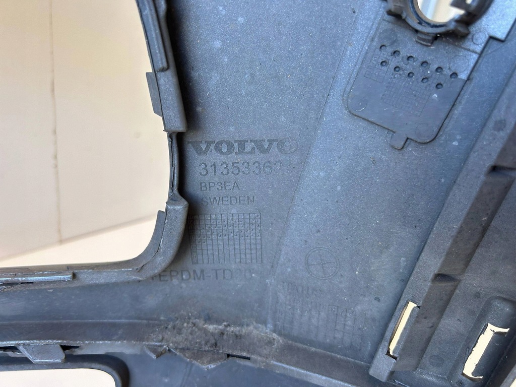 фото №7, Volvo xc90 ii r-desing бампер перед решётка радиатора 31353362 32365199