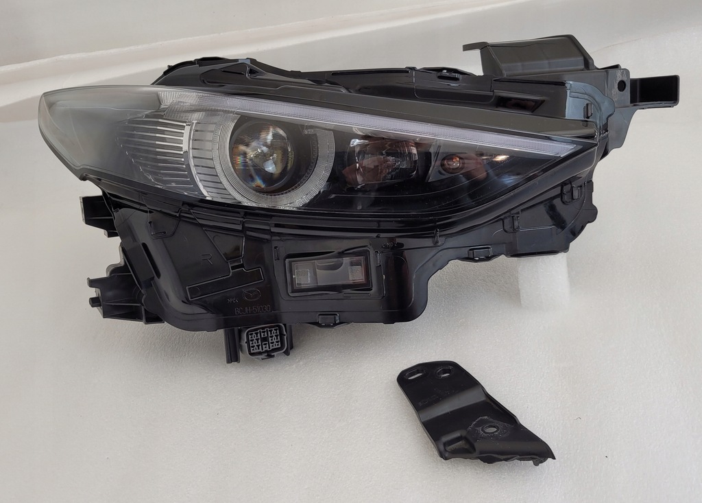 фото №1, Лампа правая перед преобразователь mazda 3 iv bp 2019- full led 9 pin
