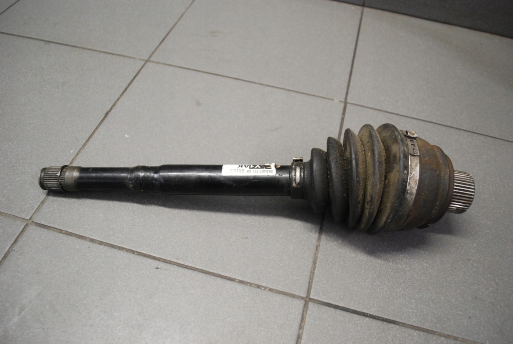 фото №1, Привідний вал шарнір audi a5 lift 2.0 tdi 8k0407271ak