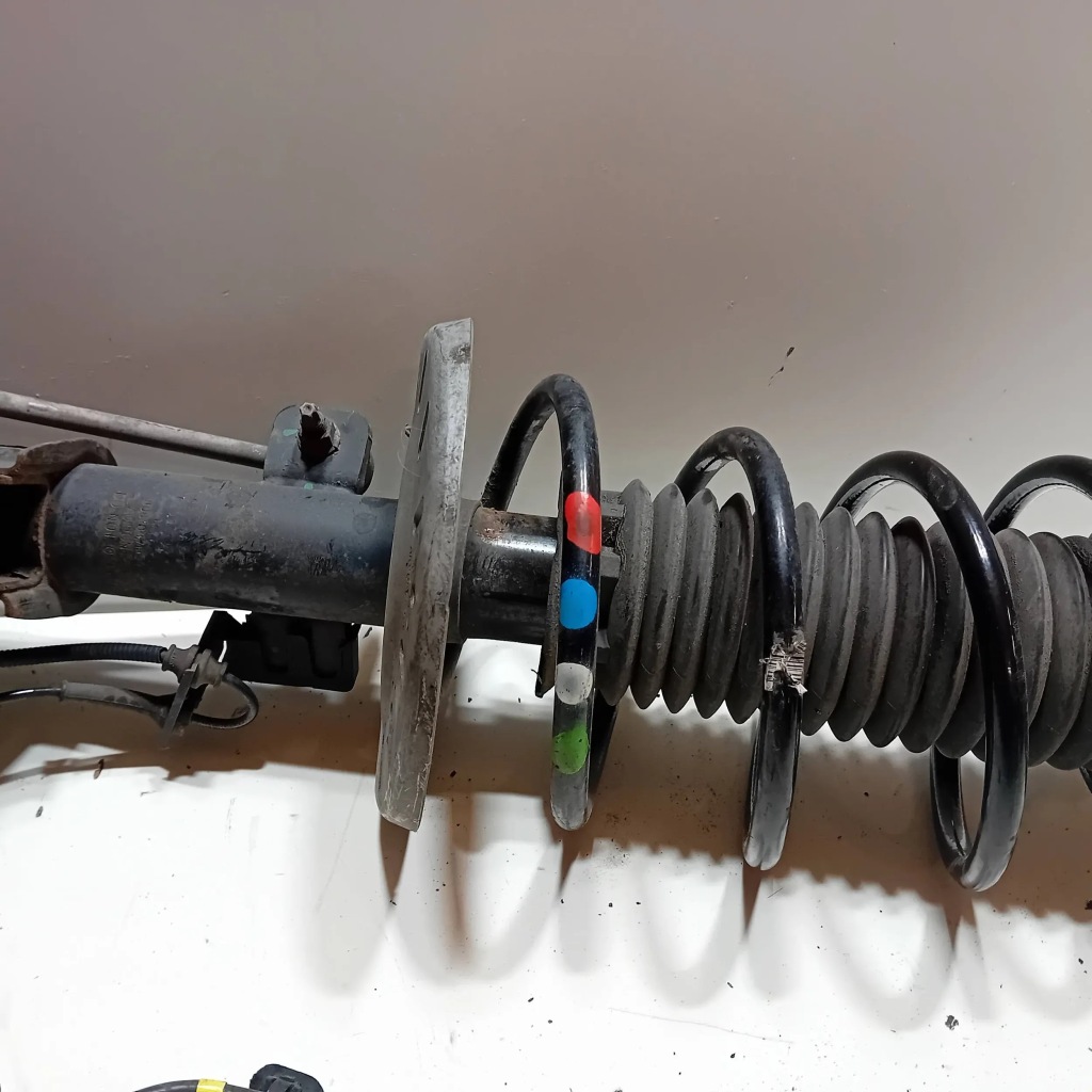 фото №8, Peugeot 308 t9 ii амортизаторна стійка поворотний кулак ліва