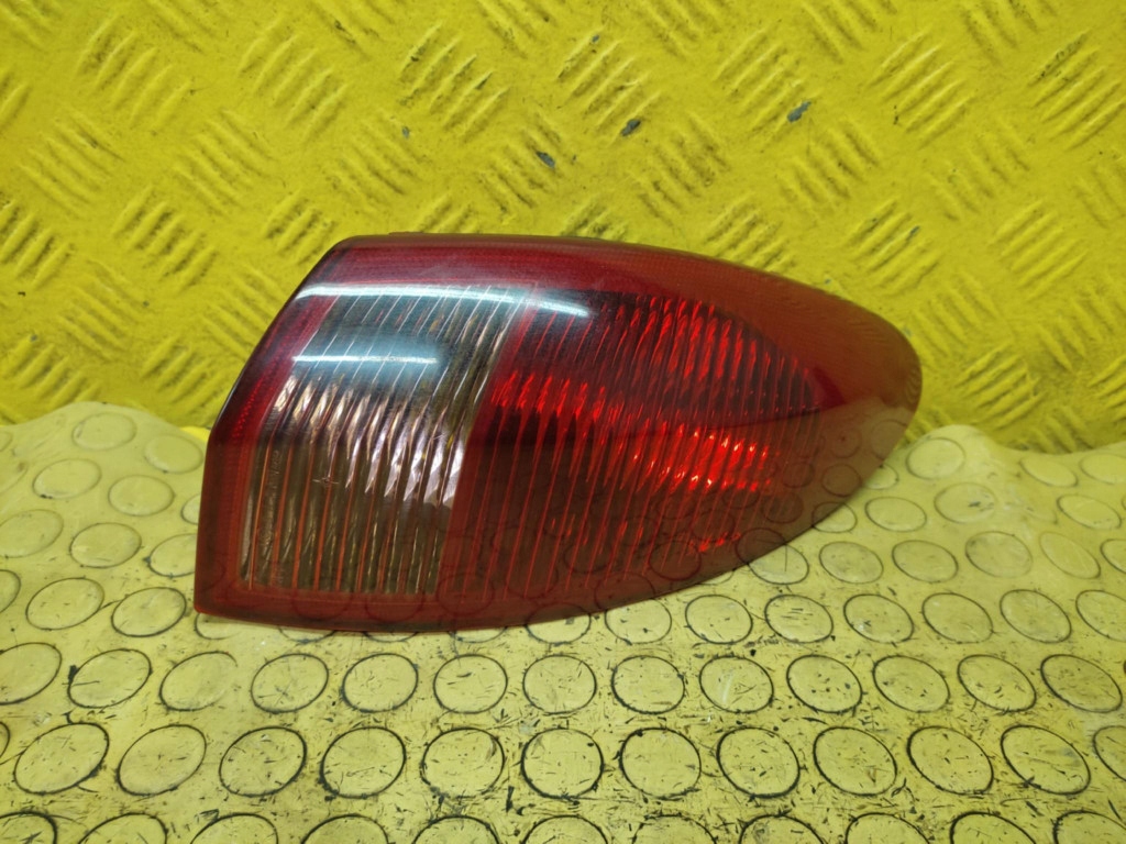 фото №1, Alfa romeo 147 лампа правий задня