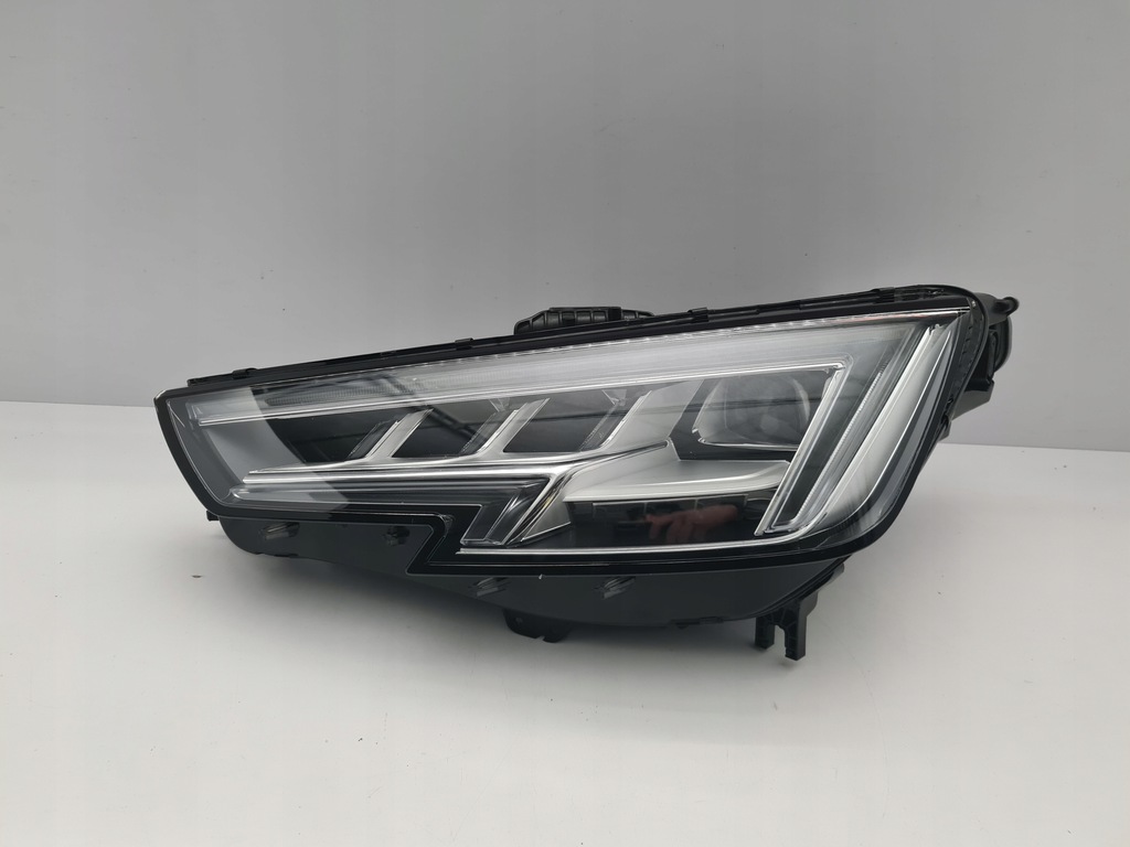 фото №1, Лампа левая передняя audi a4 b9 full led matrix 8w0941035