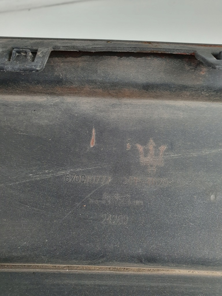 Maserati ghilbi 2013 - спойлер dofuzor накладка бампера задняя 670010777 Недорого