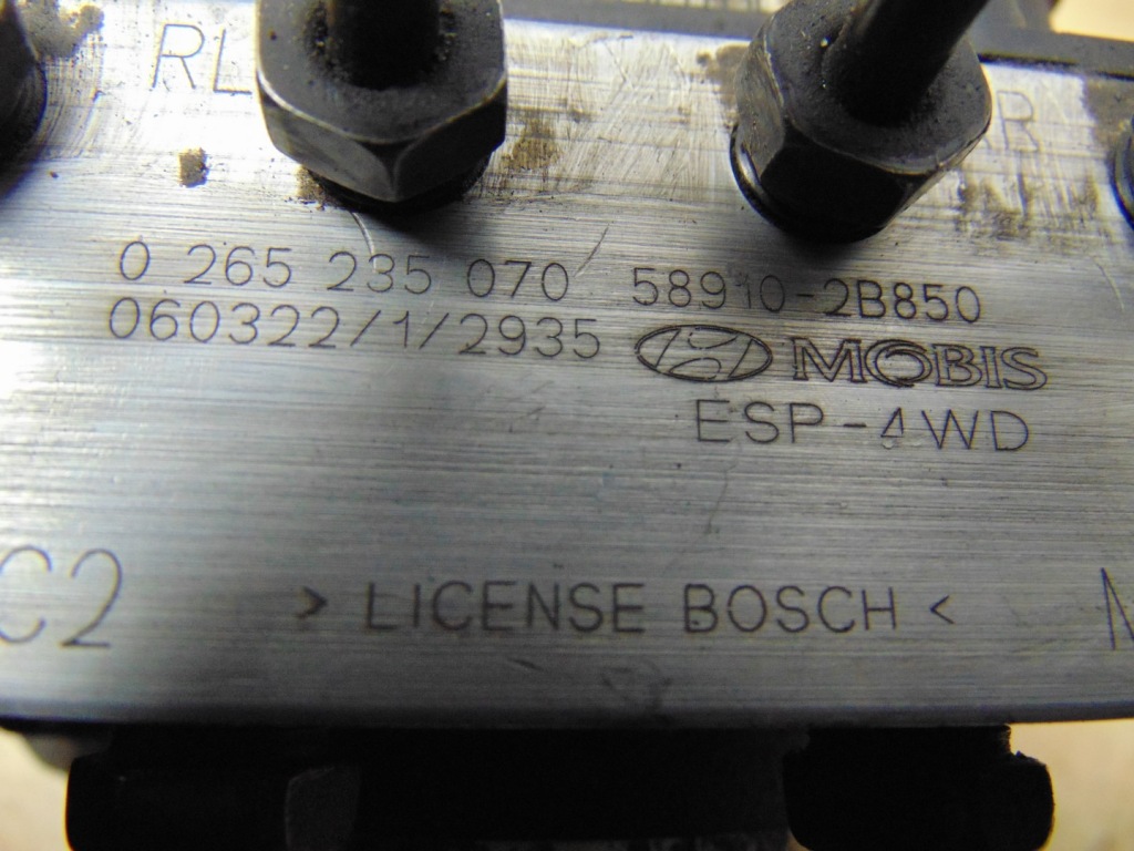 Насос abs блок управления hyundai santa 2 2.2d 58910-2b850 с Разборки