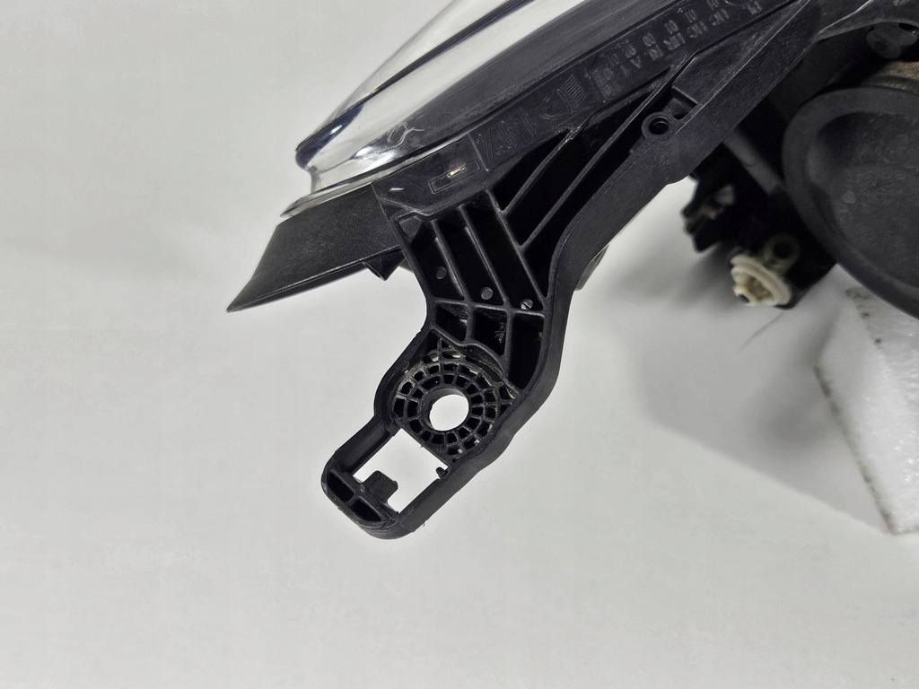 фото №12, Лампа левая перед передняя renault kadjar 2015- линза led cala eu