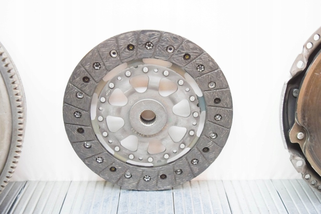 фото №11, Комплект зчеплення bmw f40 8698751 1.5l бензиновий 103kw 2020