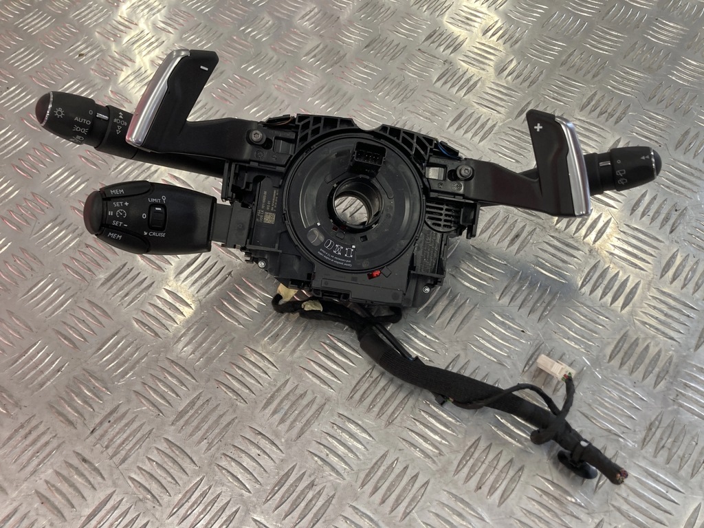 фото №1, Переключатель комбинированный переключатели peugeot 5008 ii 16-