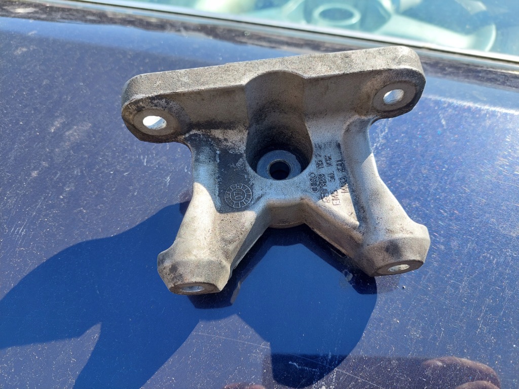 фото №1, Кронштейн коробки audi a4 b6 автоматична коробка передач 8e0399115f lublin