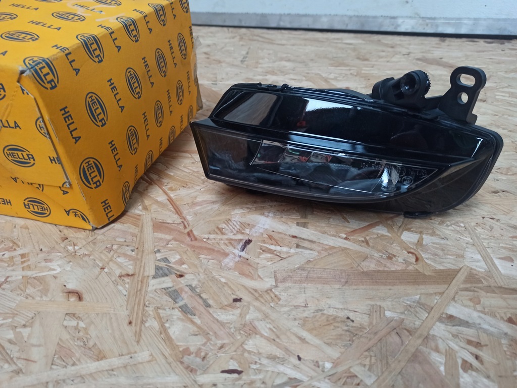 фото №1, Противотуманная фара правый противотуманный audi a5 s5 8t hella