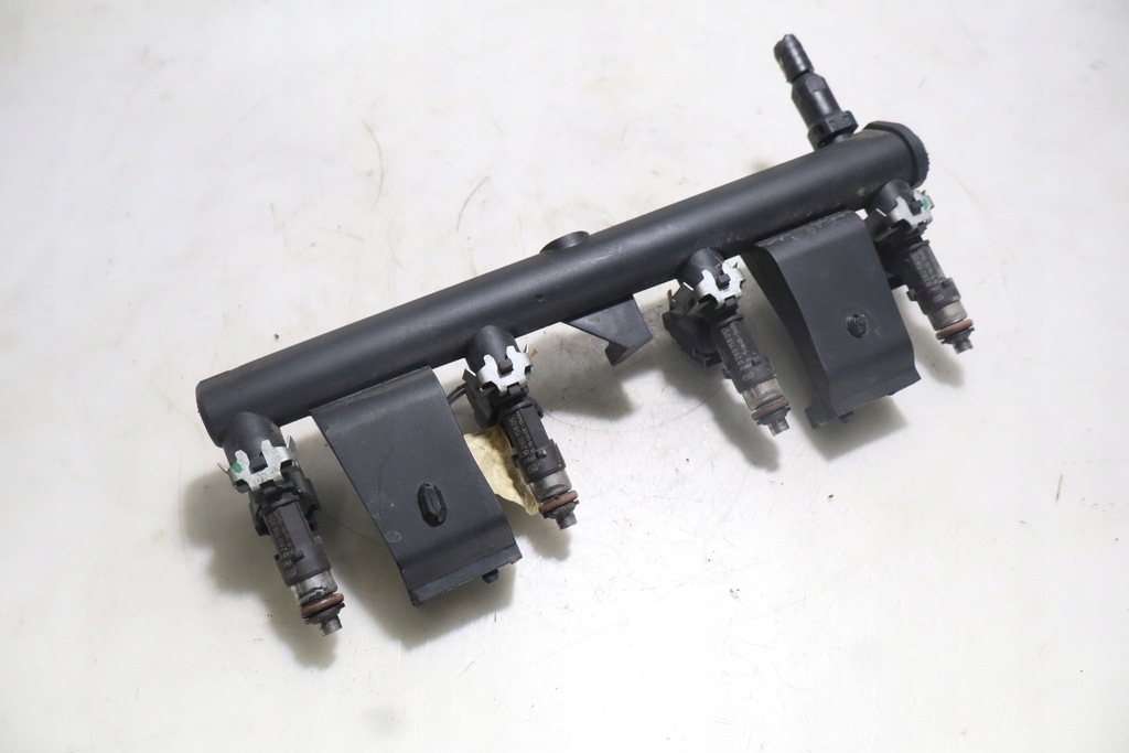 фото №1, Молдинг впрыскная peugeot 206 cc 1.6