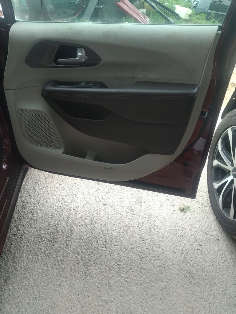 фото №1, Pacifica 2016-2021r обшивка оббивка правий перед