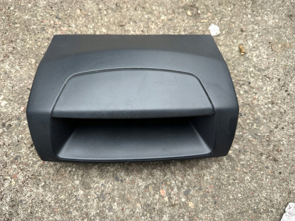 фото №1, Козырёк рамка дисплея citroen berlingo peugeot partner iii 9680939077