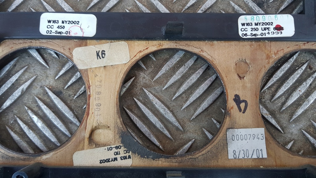 фото №4, Mercedes ml w163 рамка корпус радио