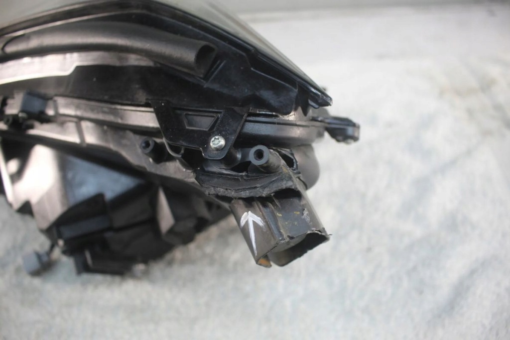 Лампа правая перед передняя lexus ux full led в Украине