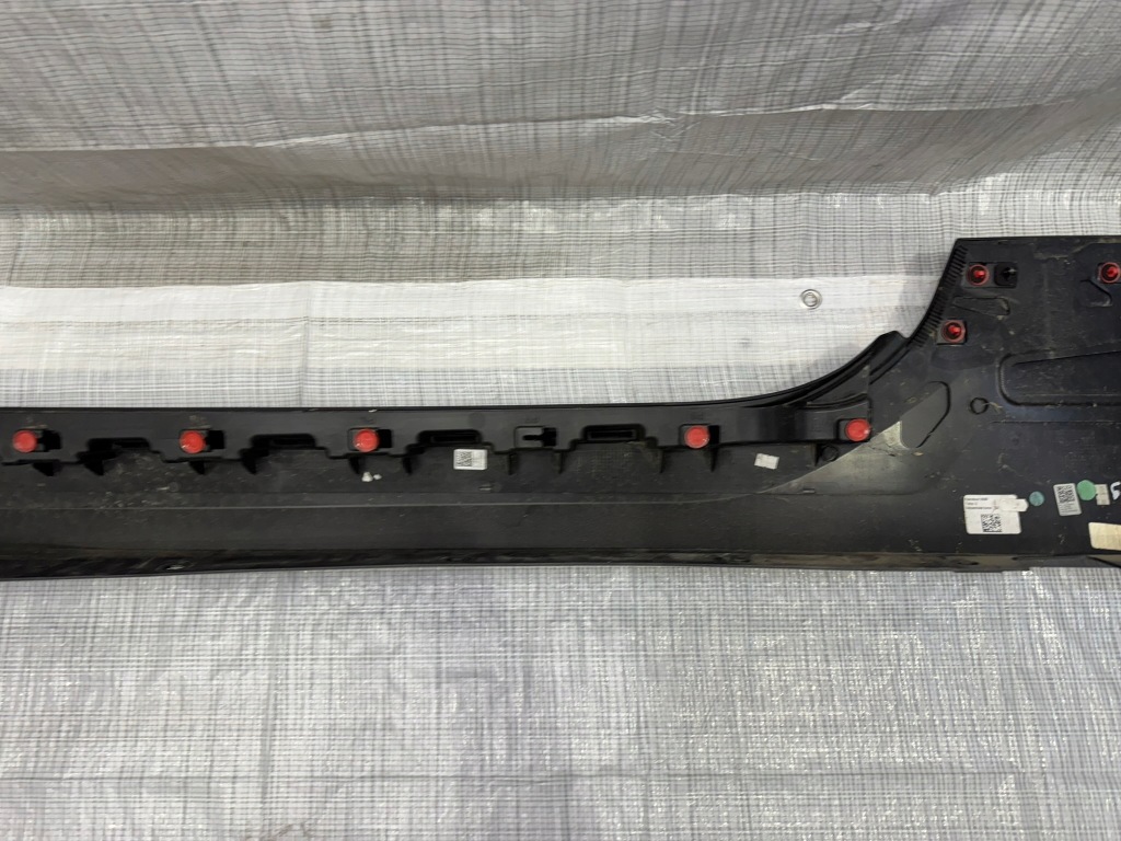 Купить Накладка  накладка порога  правая maserati granturismo m189 670168200