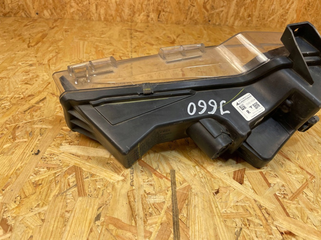 Противотуманная фара бампера перед передний led правый tesla model 3 1077396-00-d 2017- с Разборки