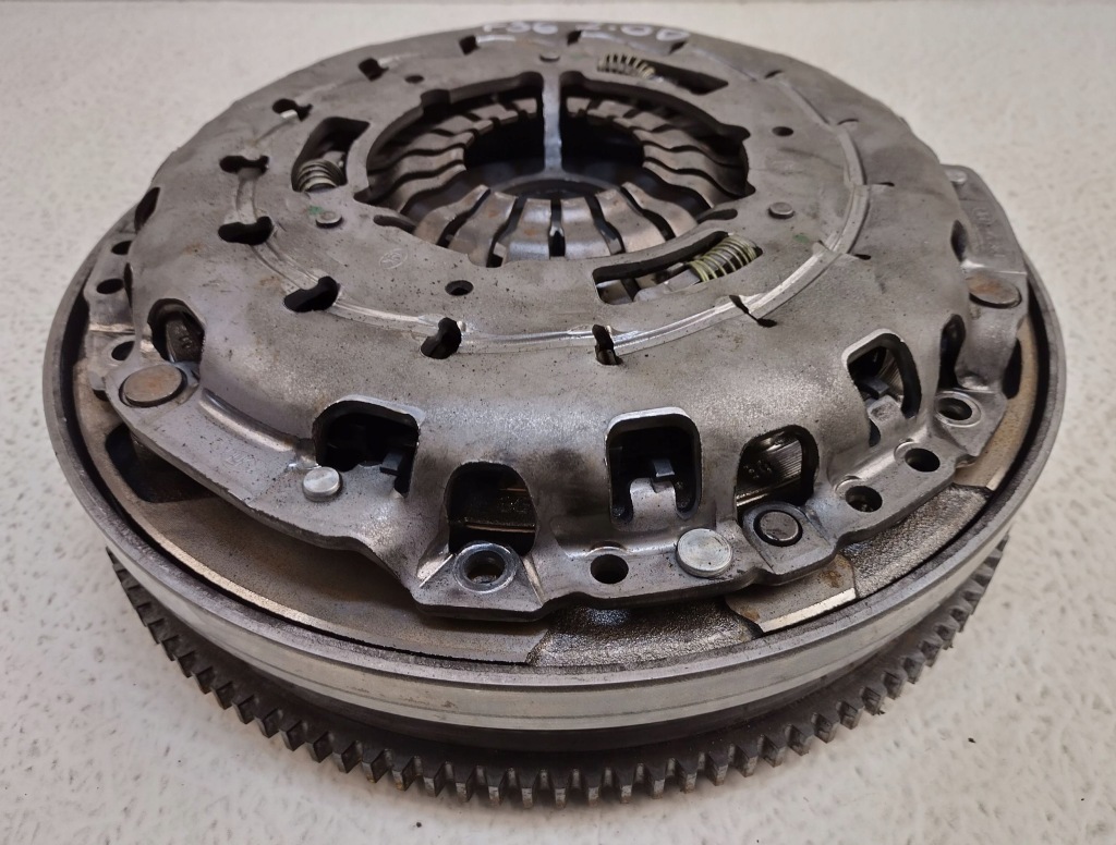 фото №9, Bmw 4 f36 gran coupe 14-17 2.0 n47d20c комплект сцепления luk