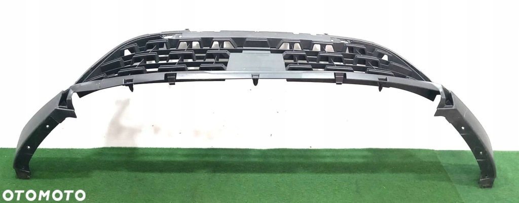 Купити Решітка середня бампера перед renault captur 2