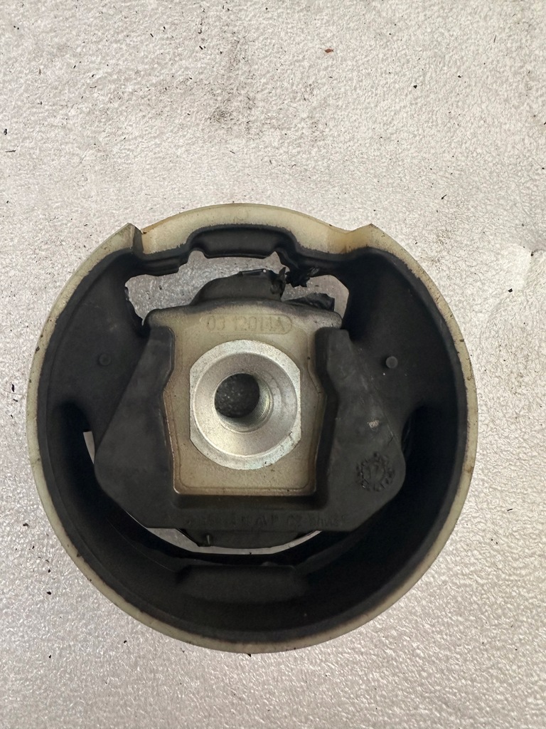 фото №1, !подушка двигуна 5q0199868!