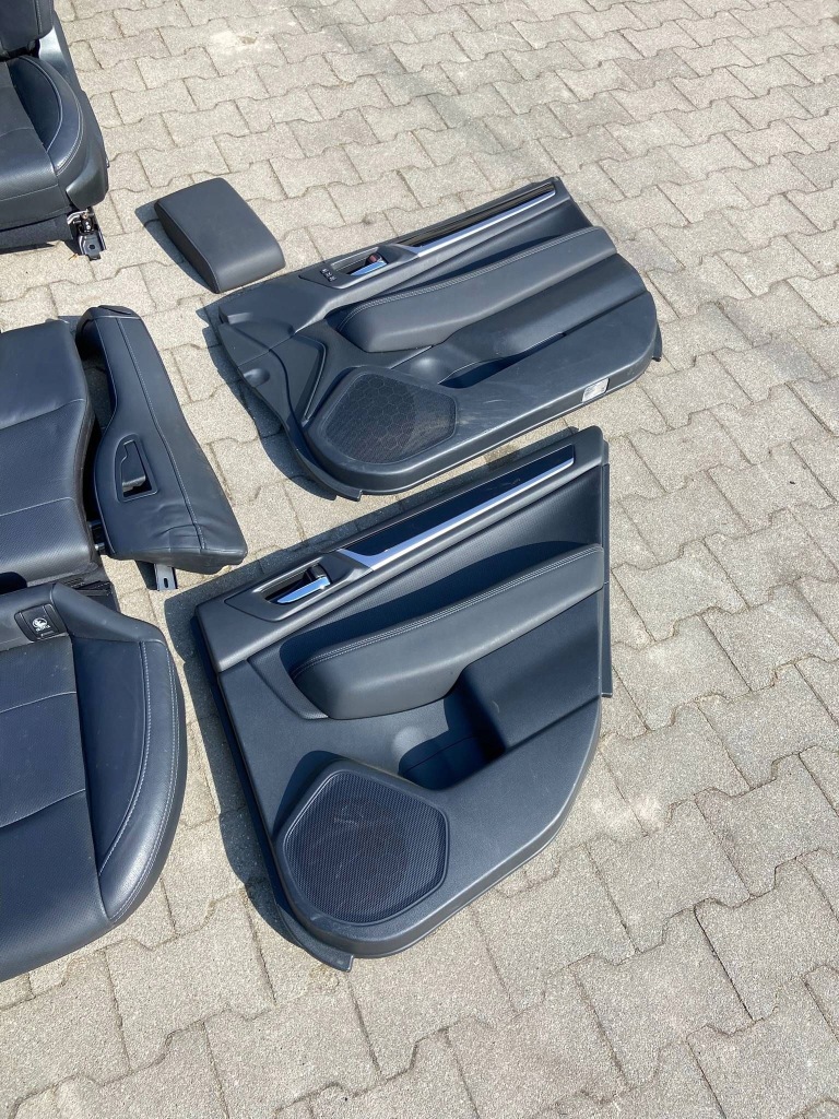 Сидіння шкіряний заднє сидіння обшивки subaru outback v bs в Україні