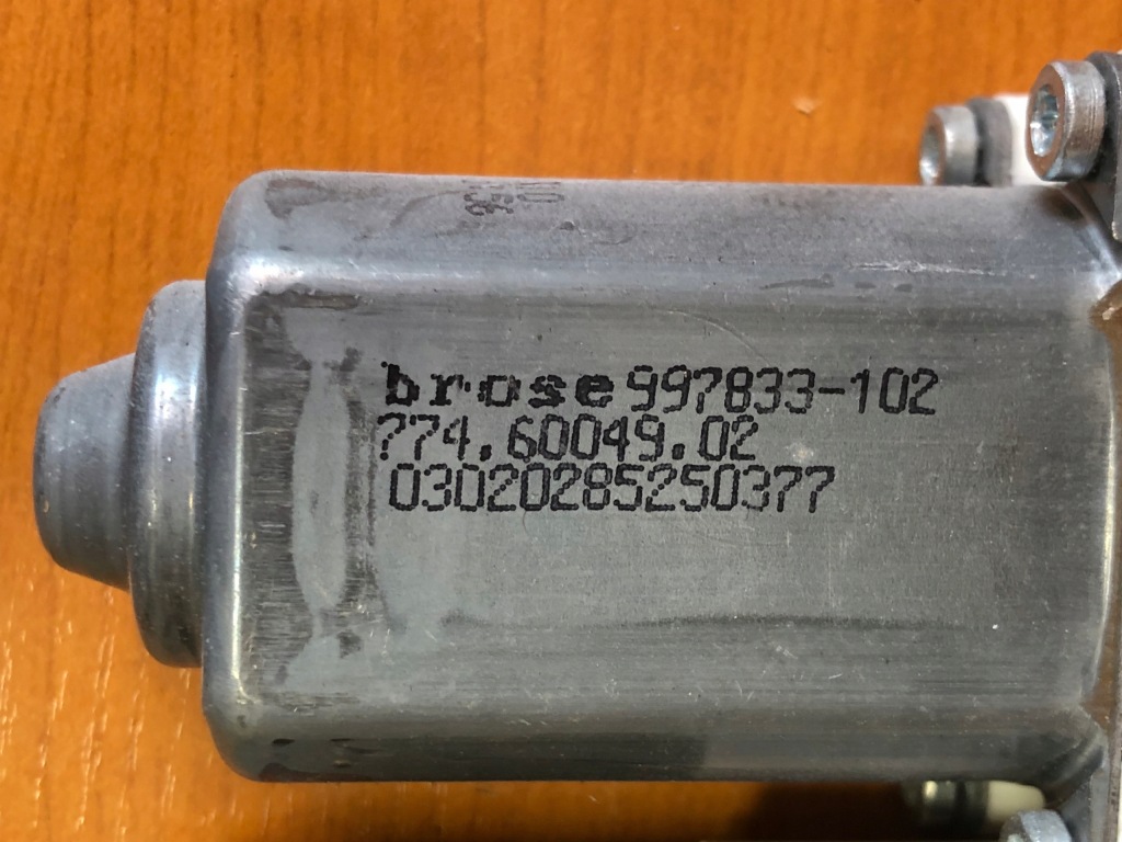 Citroen c8 двигун скло лівий перед 1400794680 Зі Шроту