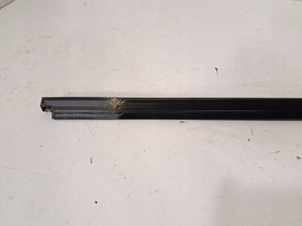 фото №10, Bmw x7 g07 2023 молдинг / прокладка стекло дверь задних