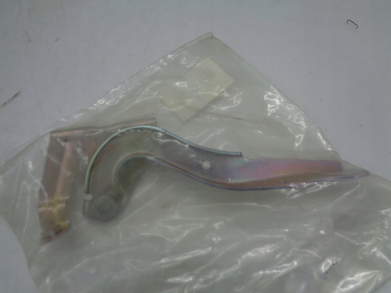 фото №1, Toyota avensis 08-15 петля капот правый