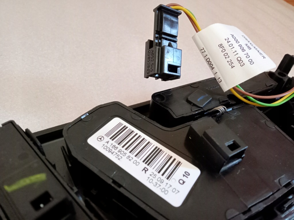 Mercedes gle w166 молдинг дверь декоративная  панель ftela правый перед a1667600661 Оригинал