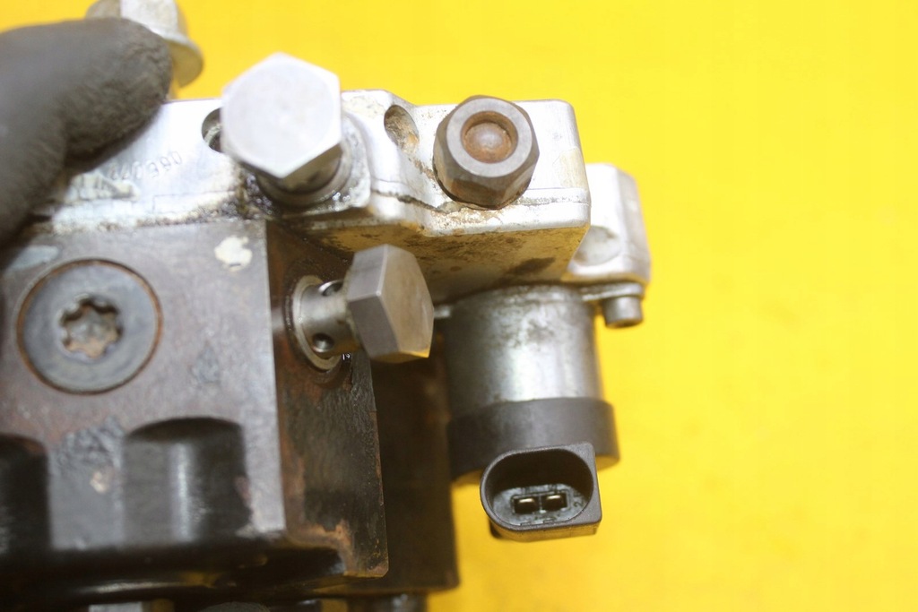 фото №8, Насос впрыскная vw crafter 2.5 tdi bjl 0445010123 059130755n