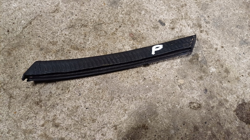 фото №2, Mini cooper r56 молдинг крыла правая передняя