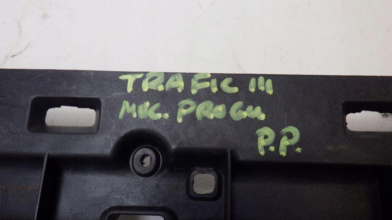 Кронштейн  кронштейн порог правая  перед trafic 3 vivaro b 769f40393r 93450866 Недорого