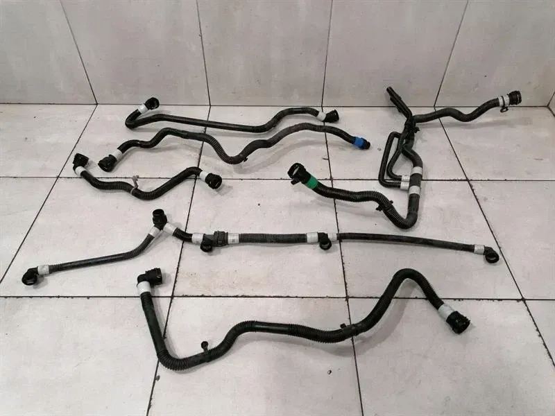 фото №1, Tesla model 3 cooling труба rwd 15047351-00b water шланг