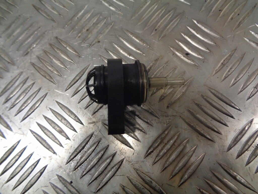 Купити Клапан вакууму mercedes vito a0000780956